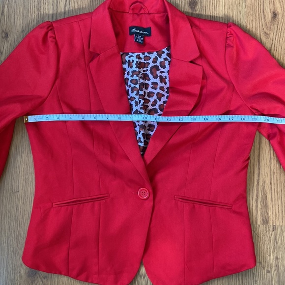 Red fitted women’s blazer - Picture 7 of 8